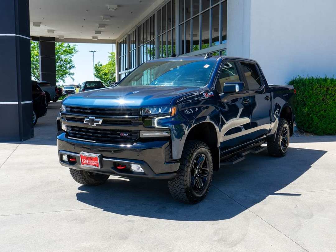 2022 Chevrolet Silverado 1500 Ltd LT Trail Boss - Image 3