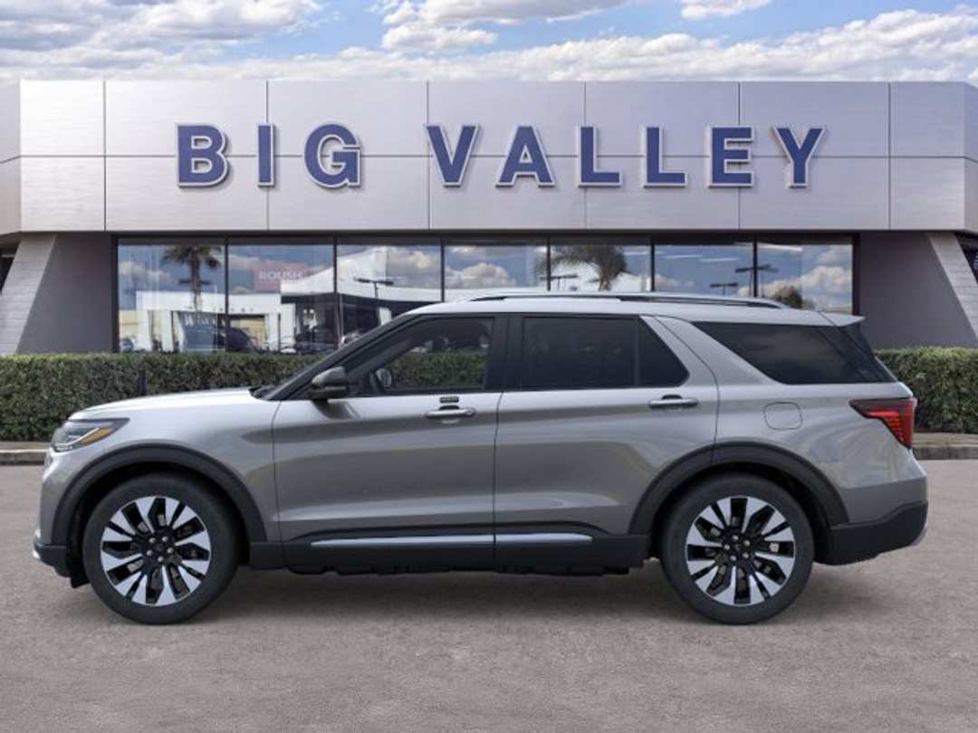 2026 Ford Explorer Platinum - Image 3