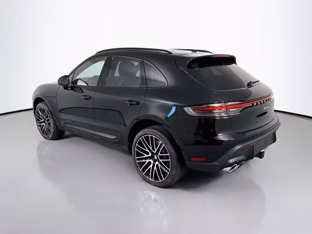 2026 Porsche Macan - Image 3