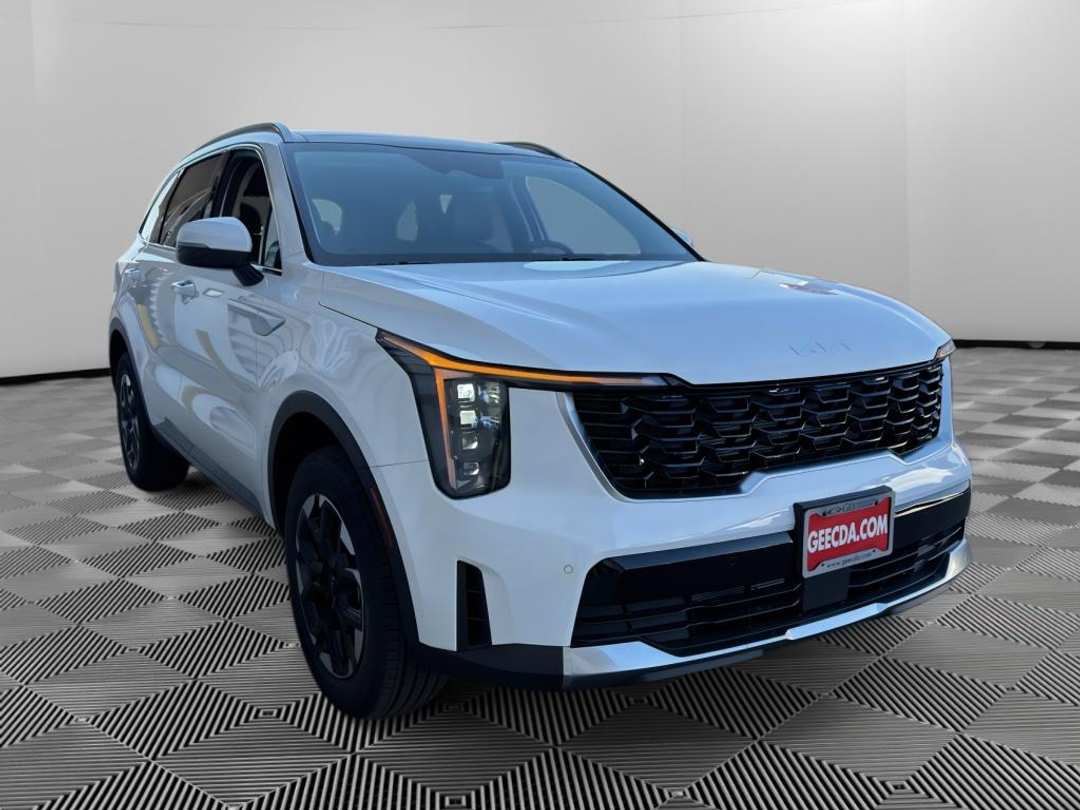 2026 Kia Sorento S - Image 3