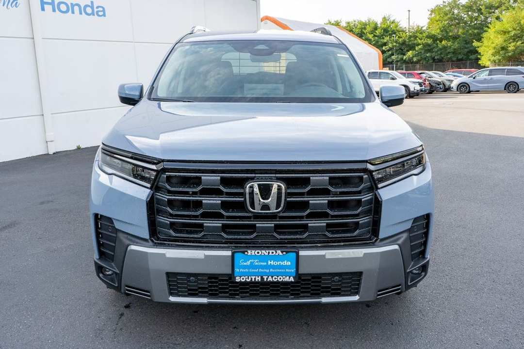 2026 Honda Pilot EXL w/Black Emblem & Pet Package - Image 3