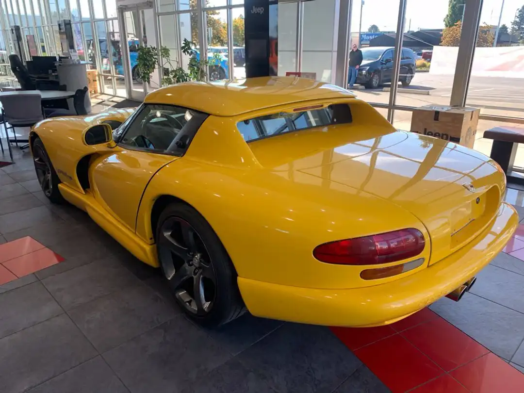 2001 Dodge Viper RT/10 - Image 2