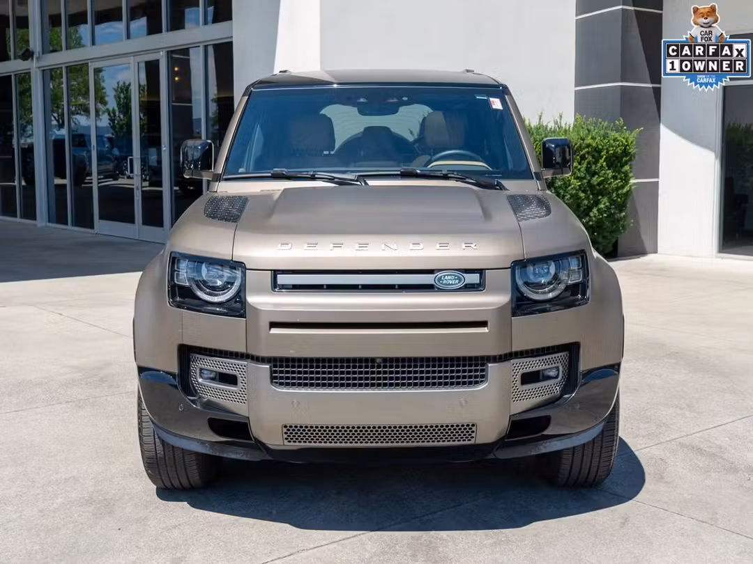 2025 Land Rover Defender 110 XDynamic SE - Image 2