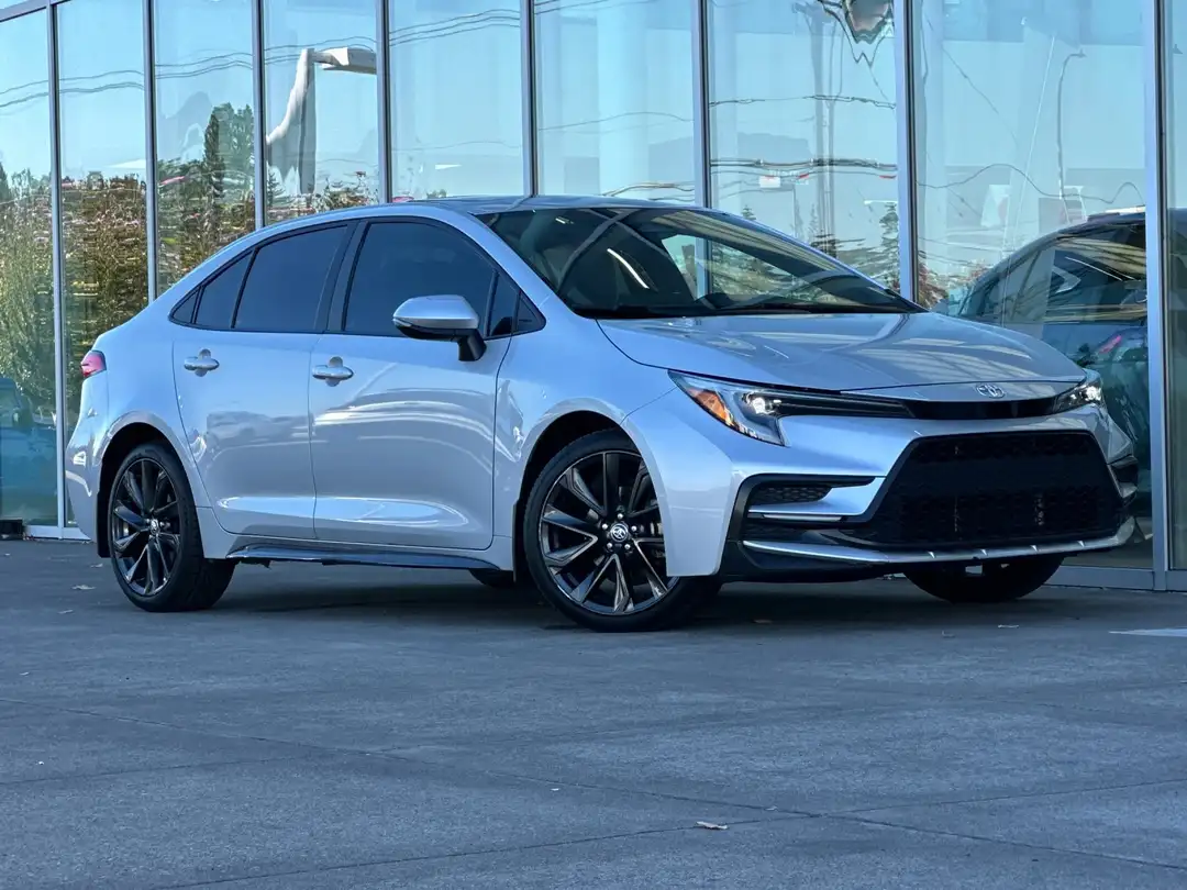 2024 Toyota Corolla SE - Image 2