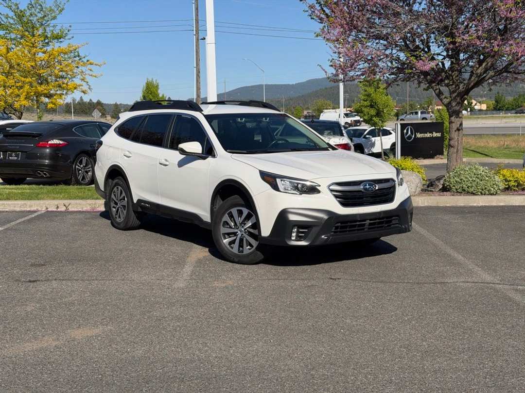 2021 Subaru Outback Premium - Image 2