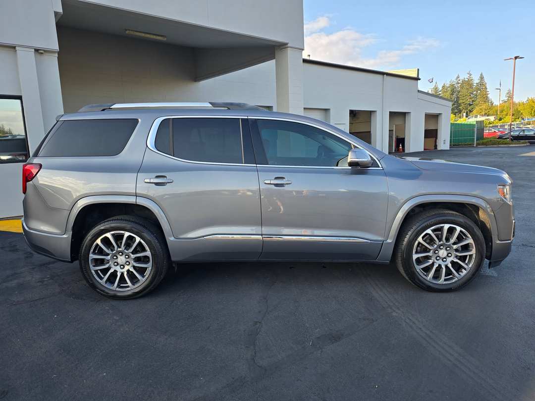 2020 GMC Acadia Denali - Image 3
