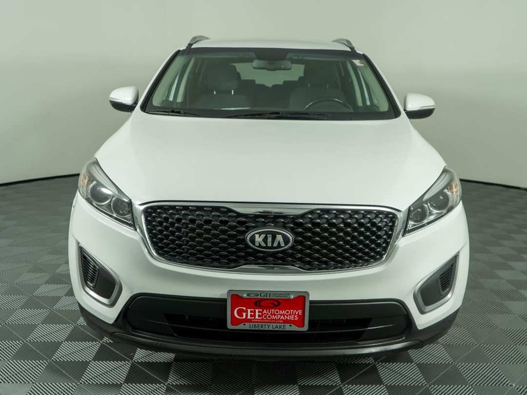 2016 Kia Sorento LX - Image 2