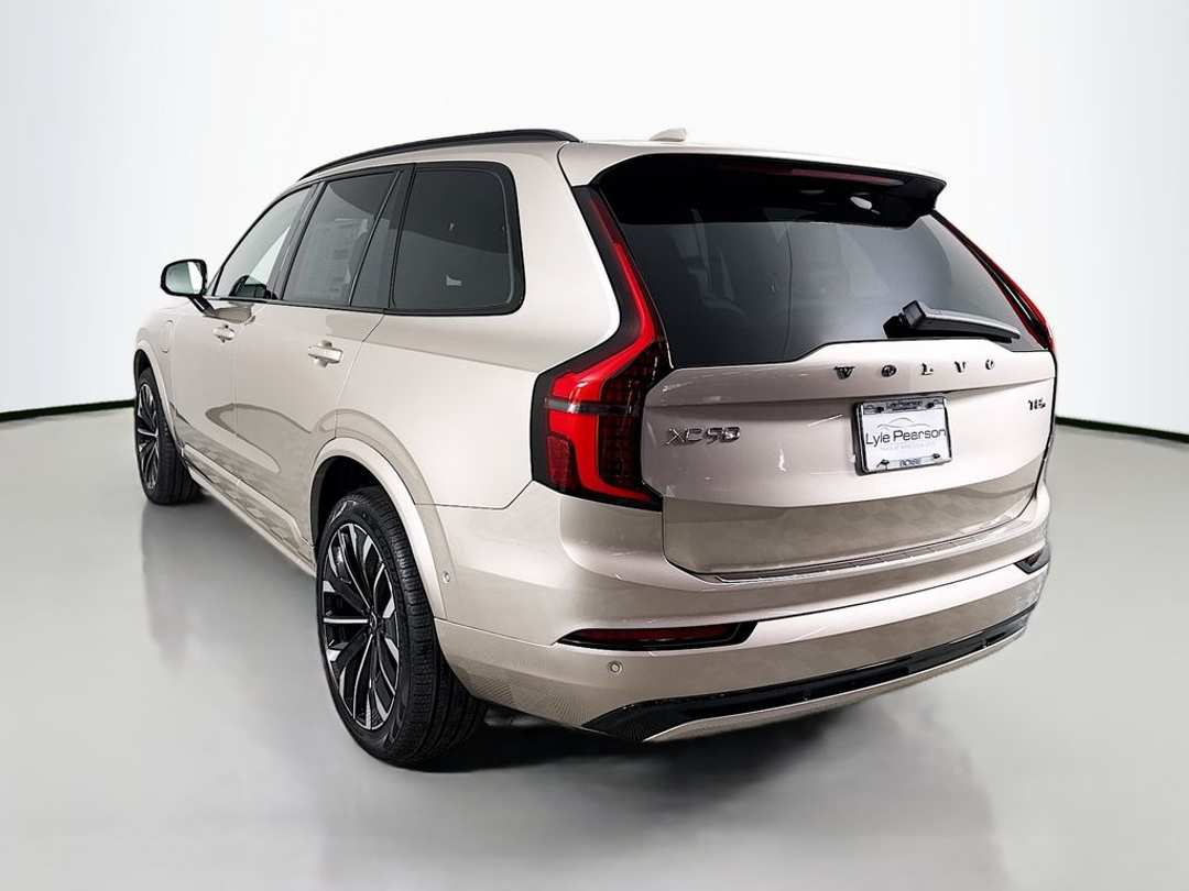 2026 Volvo Xc90 Plug-In Hybrid T8 Ultra - Image 3