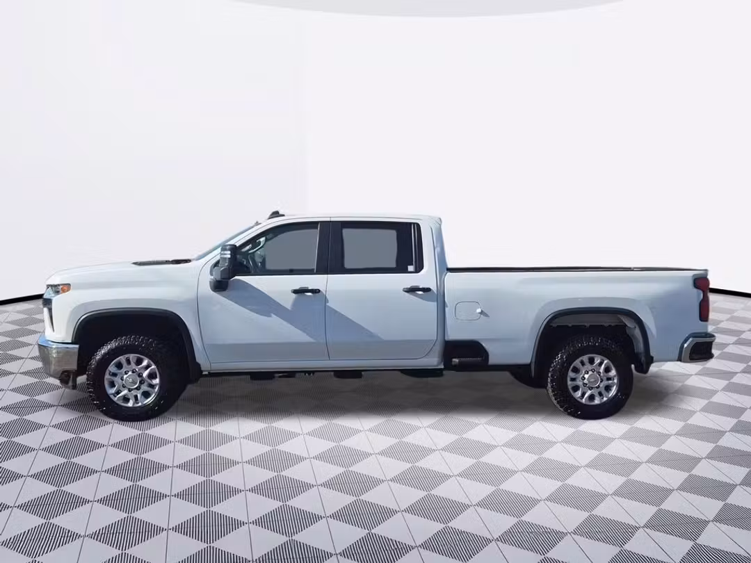 2022 Chevrolet Silverado 2500Hd LT - Image 3