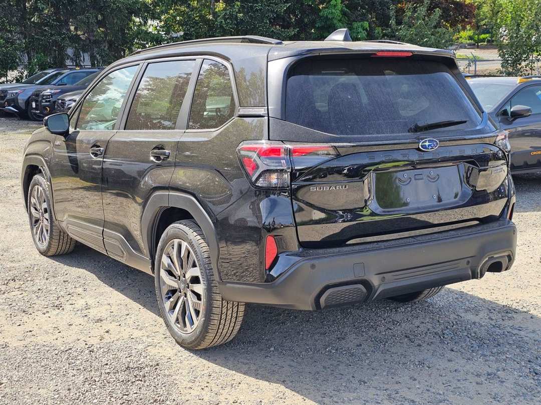 2026 Subaru Forester Touring Hybrid - Image 3