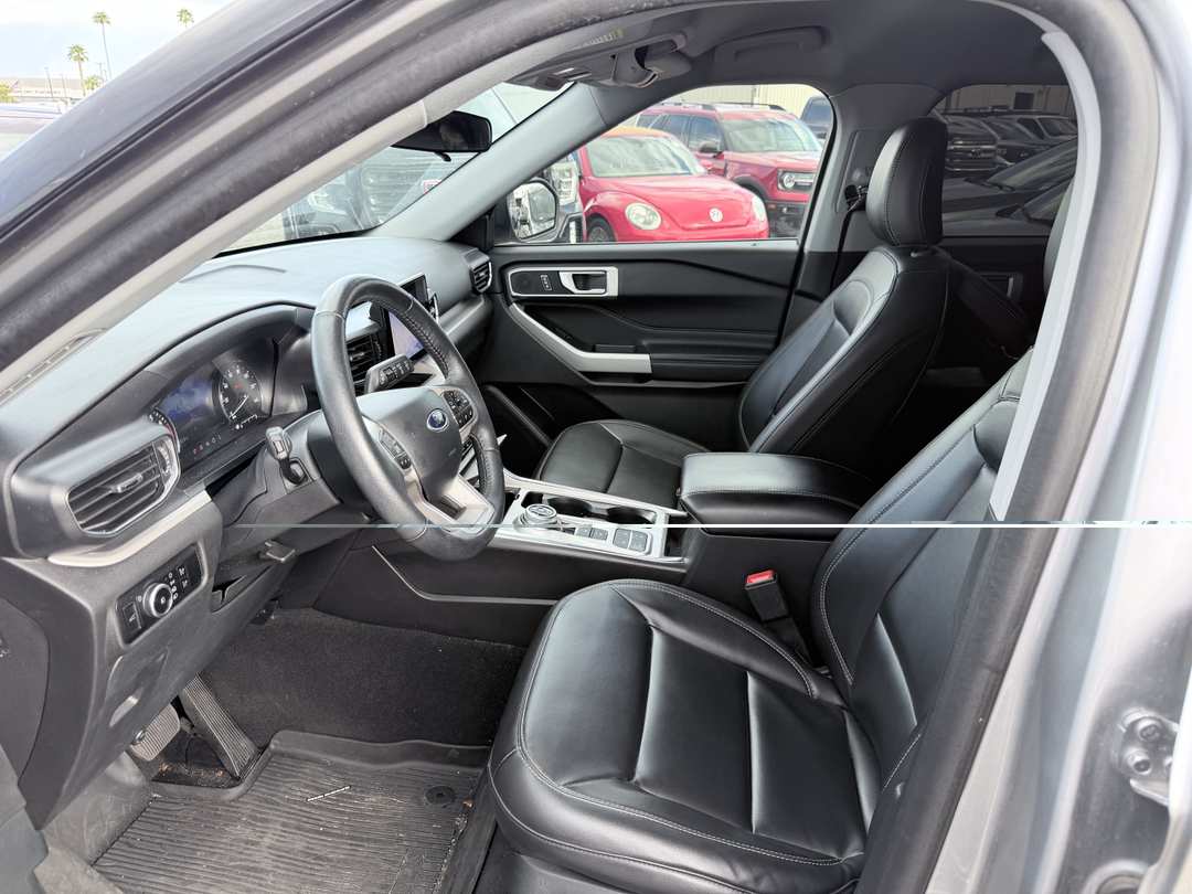 2023 Ford Explorer XLT - Image 2