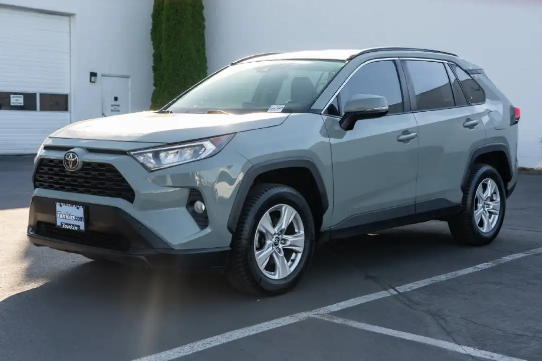 2021 Toyota Rav4 XLE - Image 3