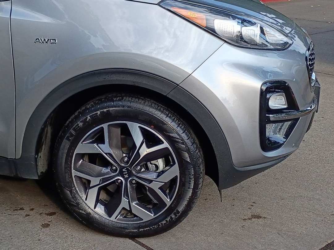 2020 Kia Sportage EX - Image 3