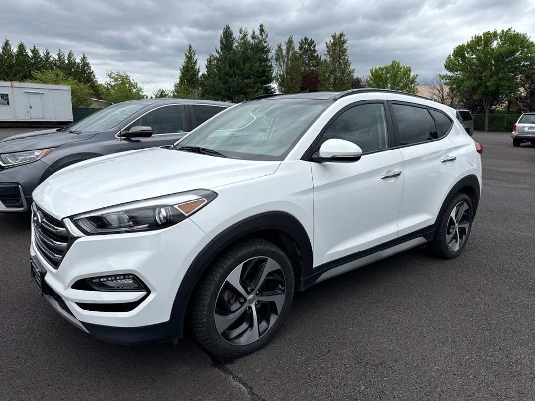2017 Hyundai Tucson Limited - Image 2