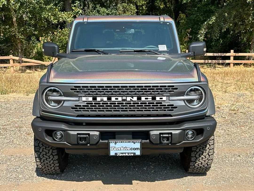 2025 Ford Bronco Badlands - Image 3