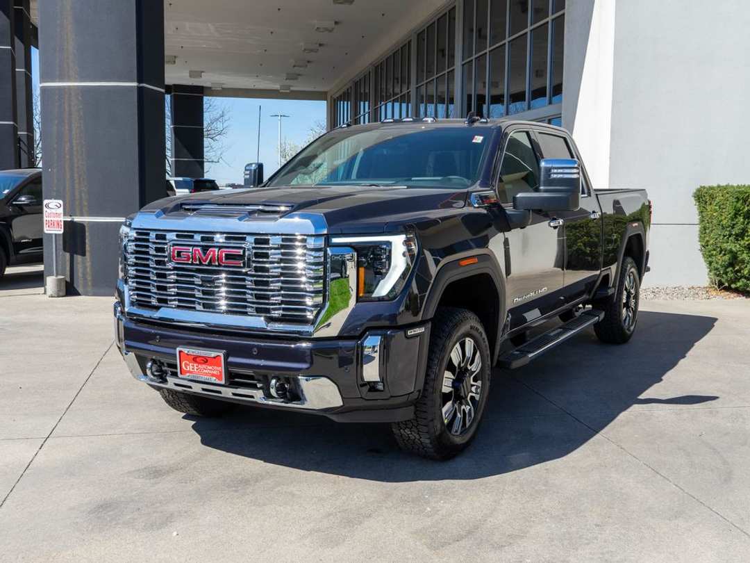 2026 GMC Sierra 2500Hd Denali - Image 3
