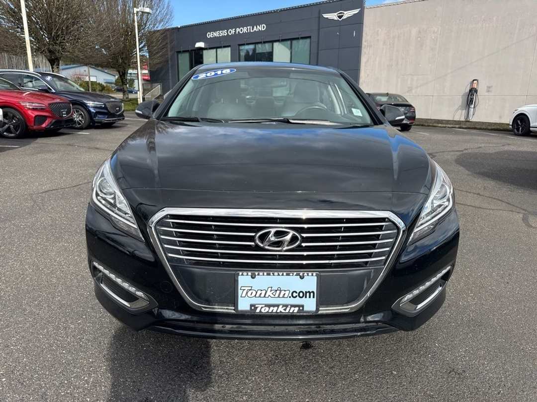2016 Hyundai Sonata Plug-In Hybrid Base - Image 2