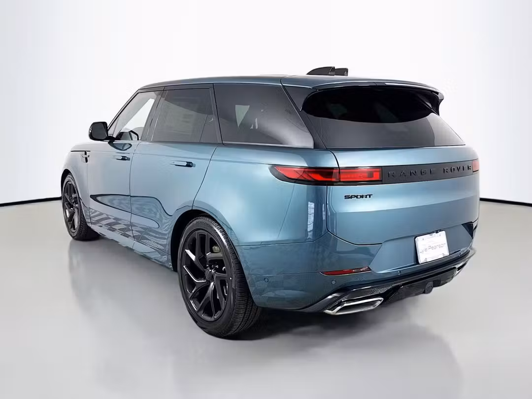 2026 Land Rover Range Rover Sport Dynamic SE - Image 3