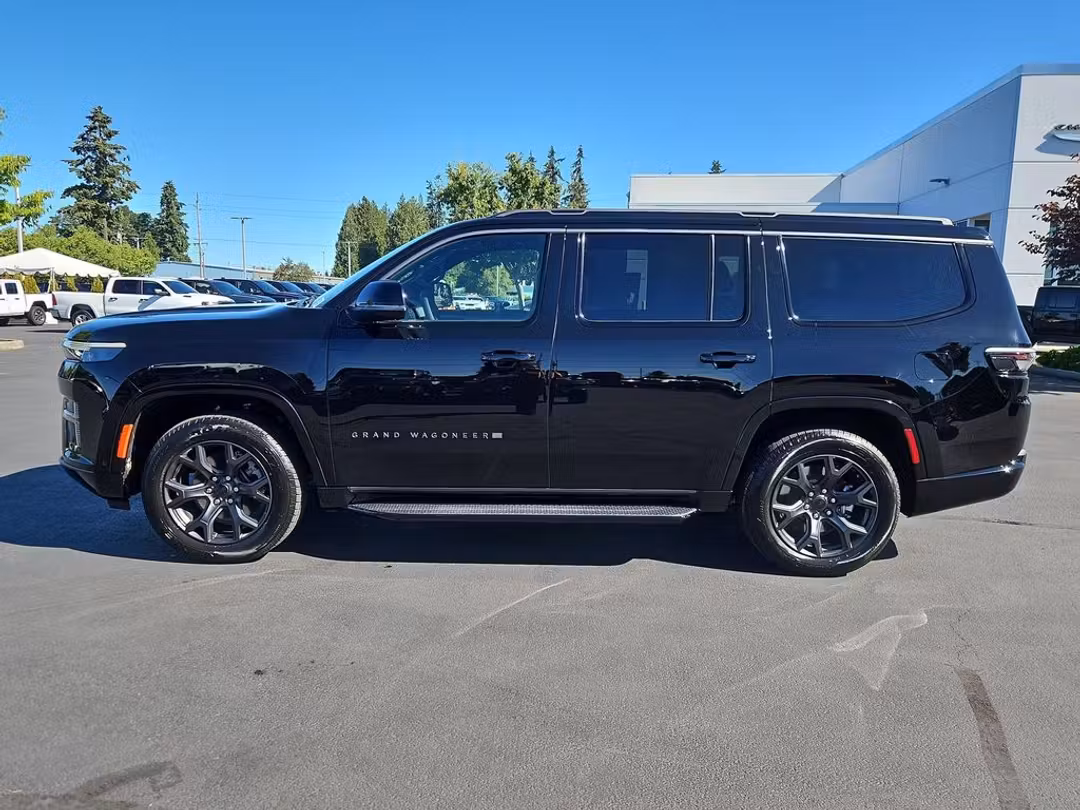 2026 Jeep Grand Wagoneer Limited Altitude - Image 3