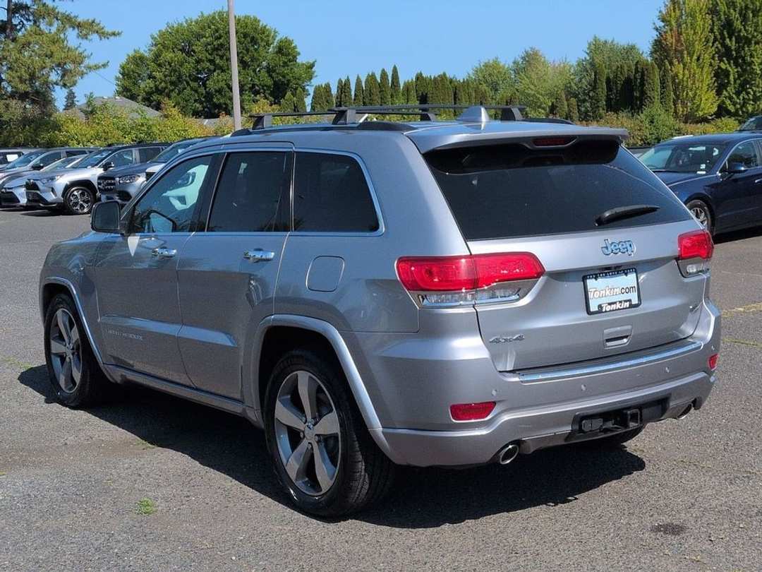 2016 Jeep Grand Cherokee Overland - Image 3