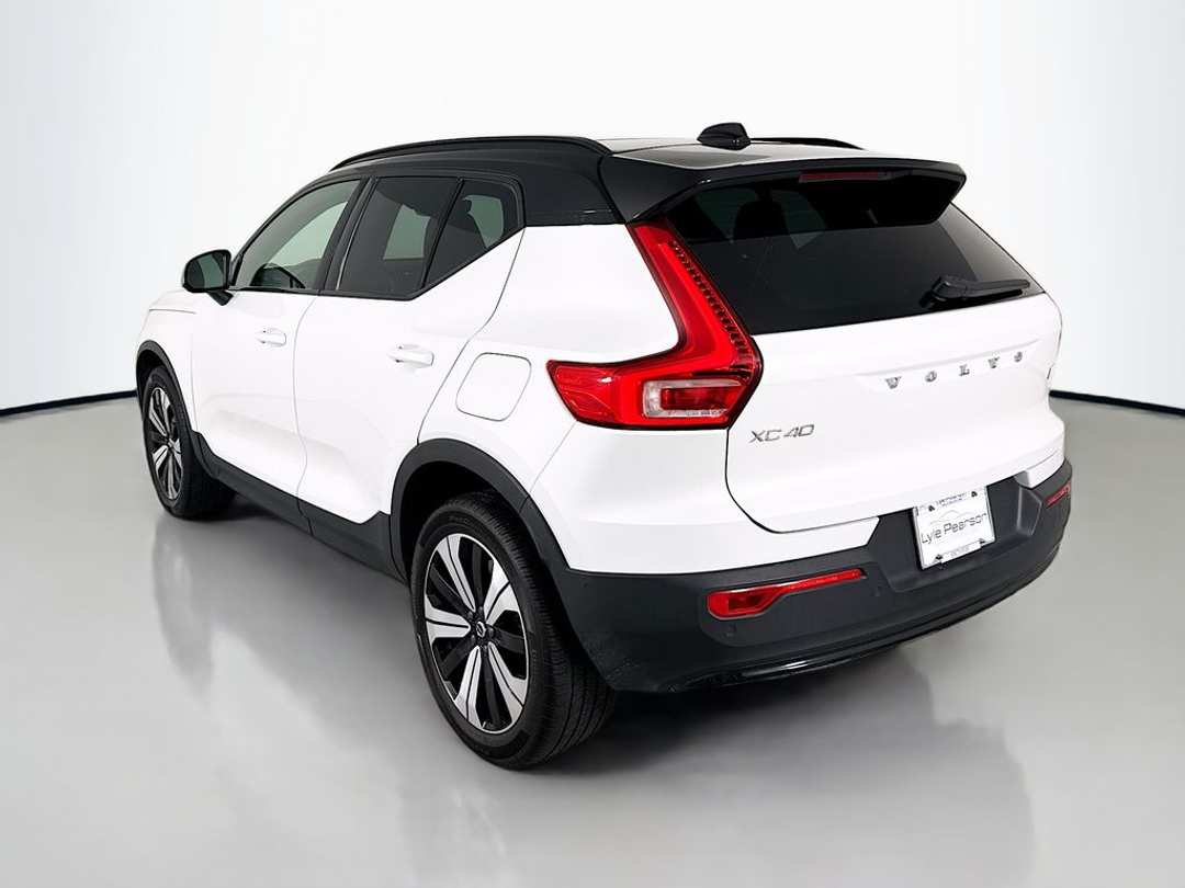 2023 Volvo Xc40 Recharge Pure Twin Plus - Image 3