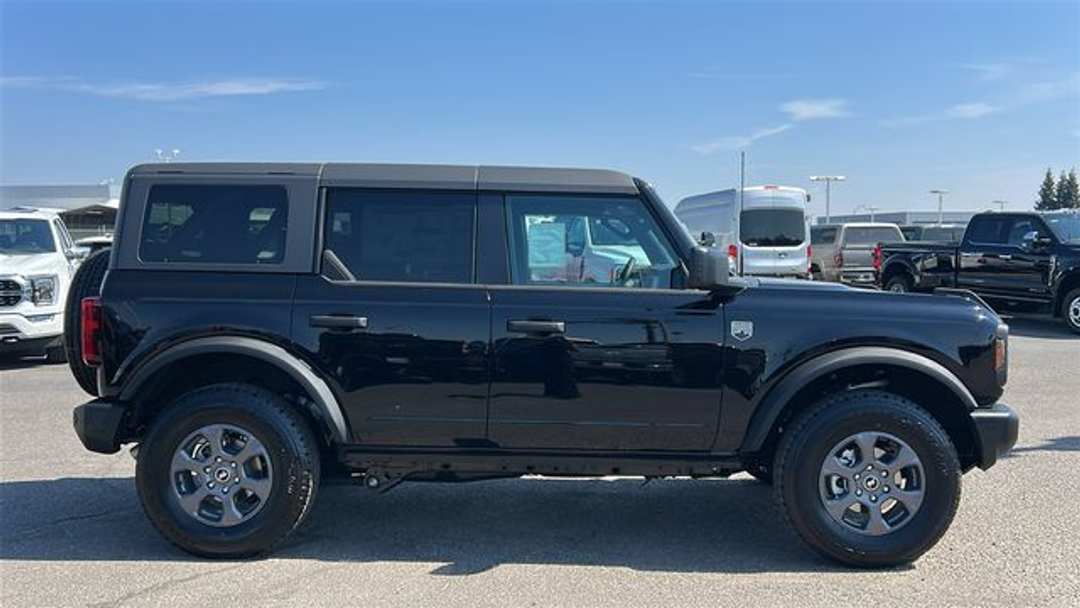2026 Ford Bronco Big Bend - Image 2