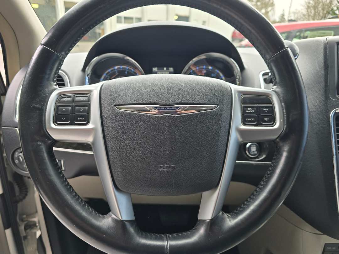 2011 Chrysler Town & Country Limited - Image 2