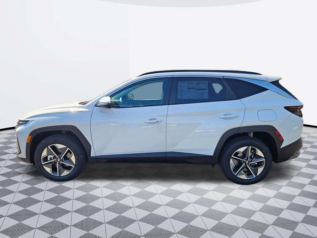 2026 Hyundai Tucson Hybrid SEL Convenience - Image 3