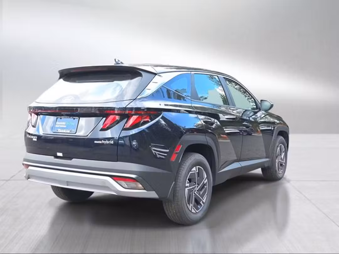 2026 Hyundai Tucson Hybrid Blue SE - Image 3