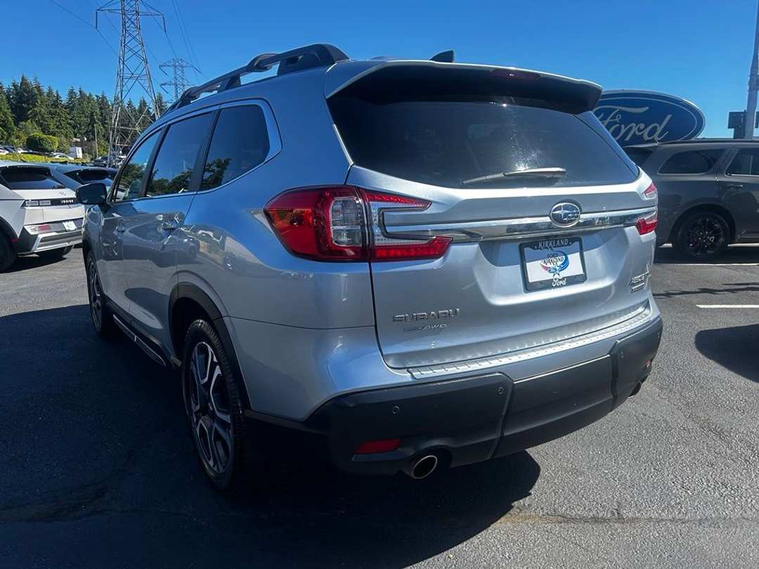 2023 Subaru Ascent Limited - Image 3