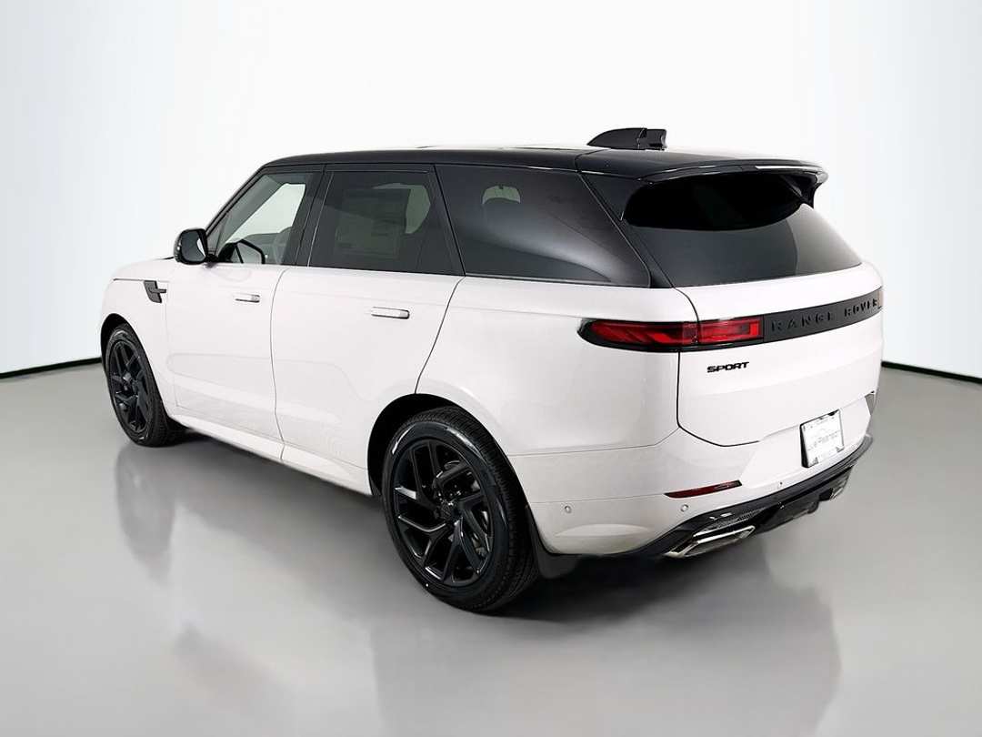 2026 Land Rover Range Rover Sport Dynamic SE - Image 3