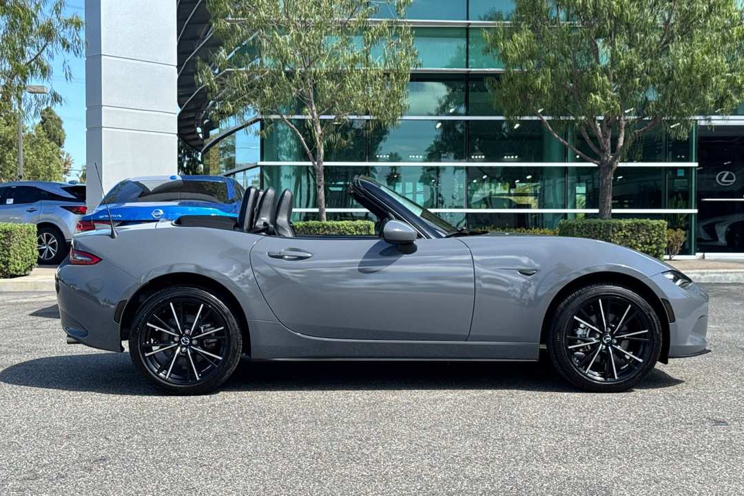 2025 MAZDA Mx-5 Miata Grand Touring - Image 3