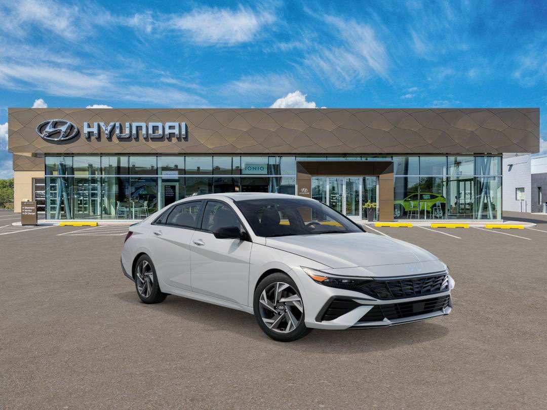 2026 Hyundai Elantra SEL Sport Premium - Image 2