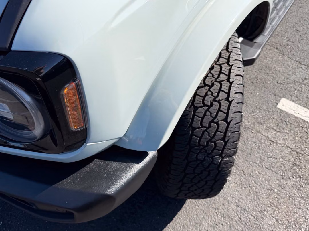 2024 Ford Bronco Outer Banks - Image 3