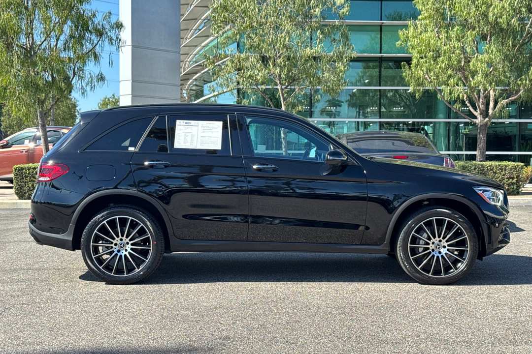 2022 Mercedes-Benz GLC GLC 300 - Image 3