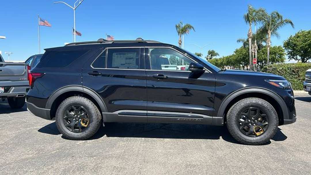 2026 Ford Explorer Tremor - Image 2
