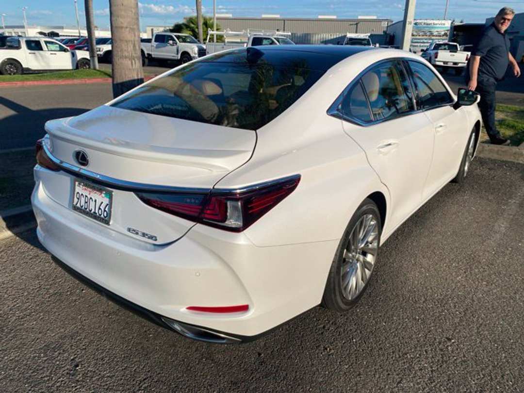 2022 Lexus Es 350 Luxury - Image 3