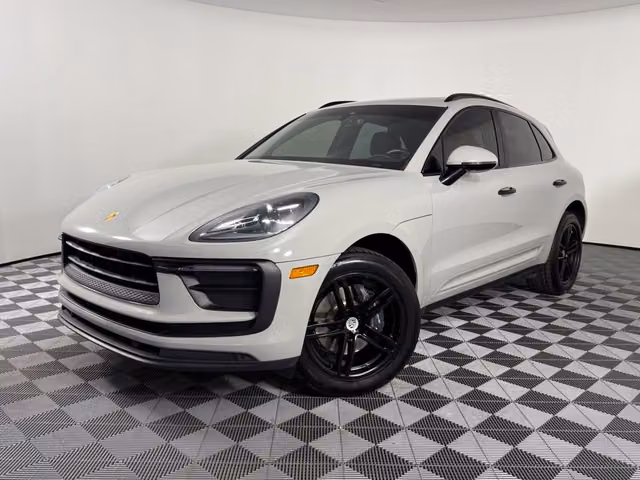 2022 Porsche Macan