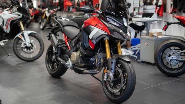 2025 Ducati Multistrada V4 Pikes Peak
