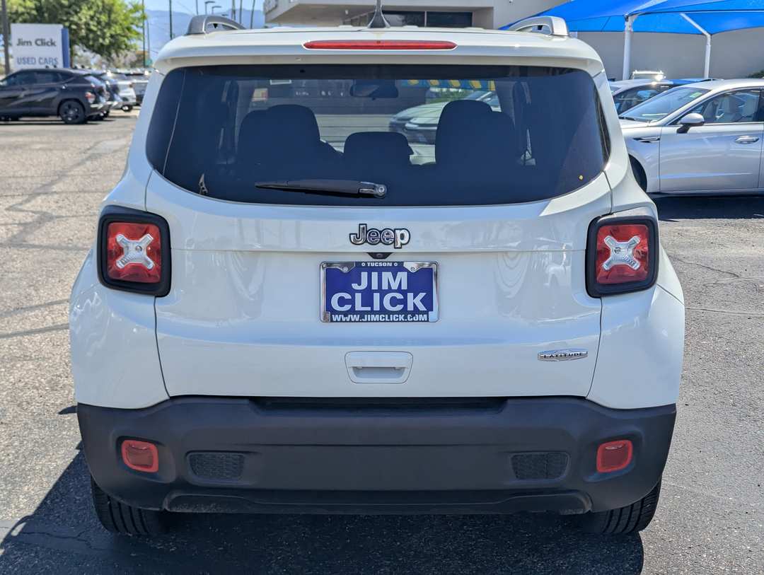2021 Jeep Renegade Latitude - Image 3