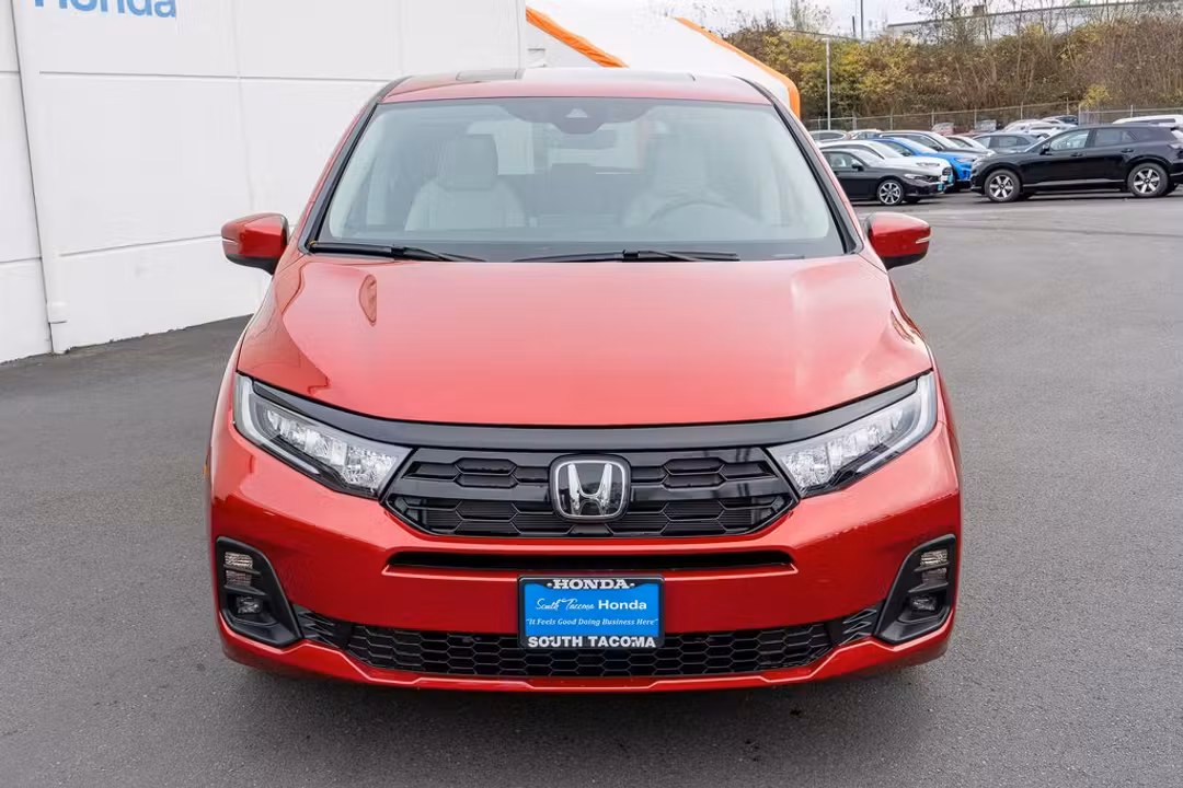 2026 Honda Odyssey Touring w/Function Package - Image 3