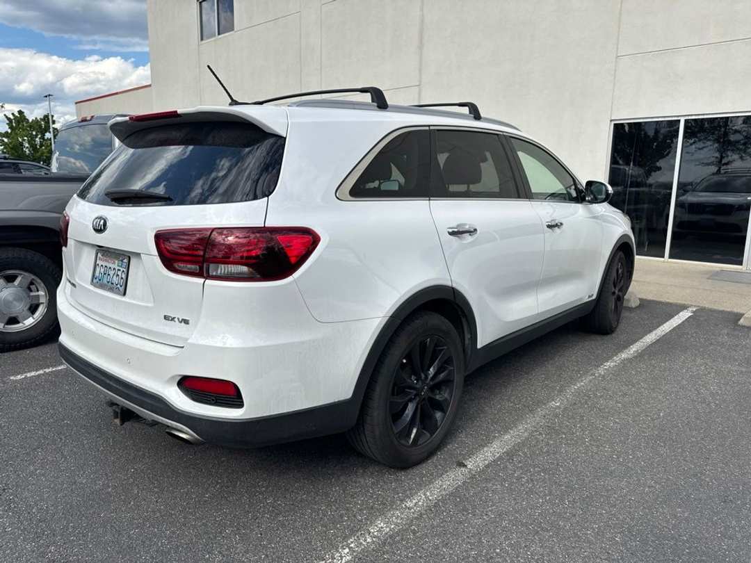 2020 Kia Sorento EX - Image 2