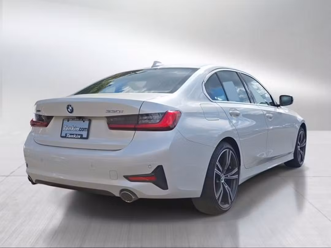 2021 BMW 3 Series 330i xDrive - Image 3
