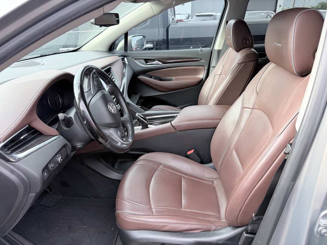 2019 Buick Enclave Avenir - Image 2