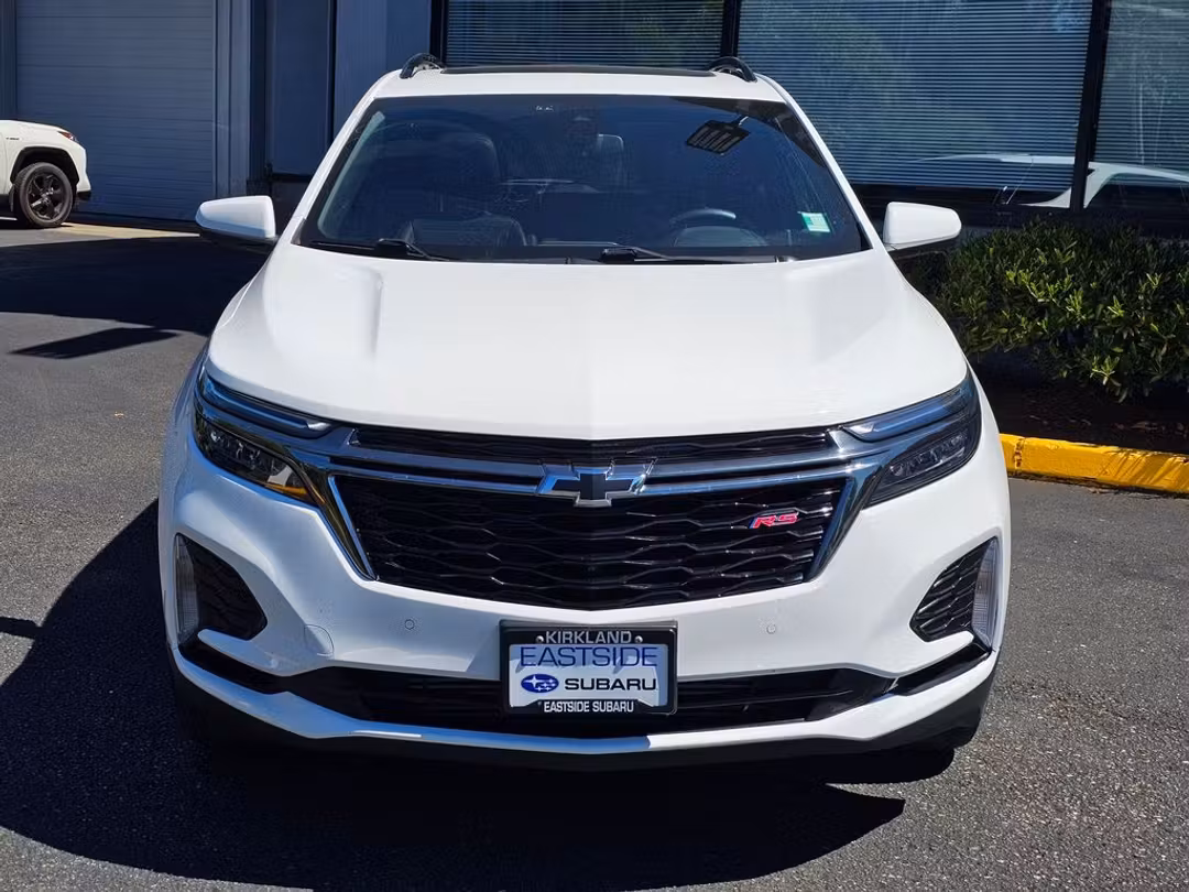 2023 Chevrolet Equinox RS - Image 2
