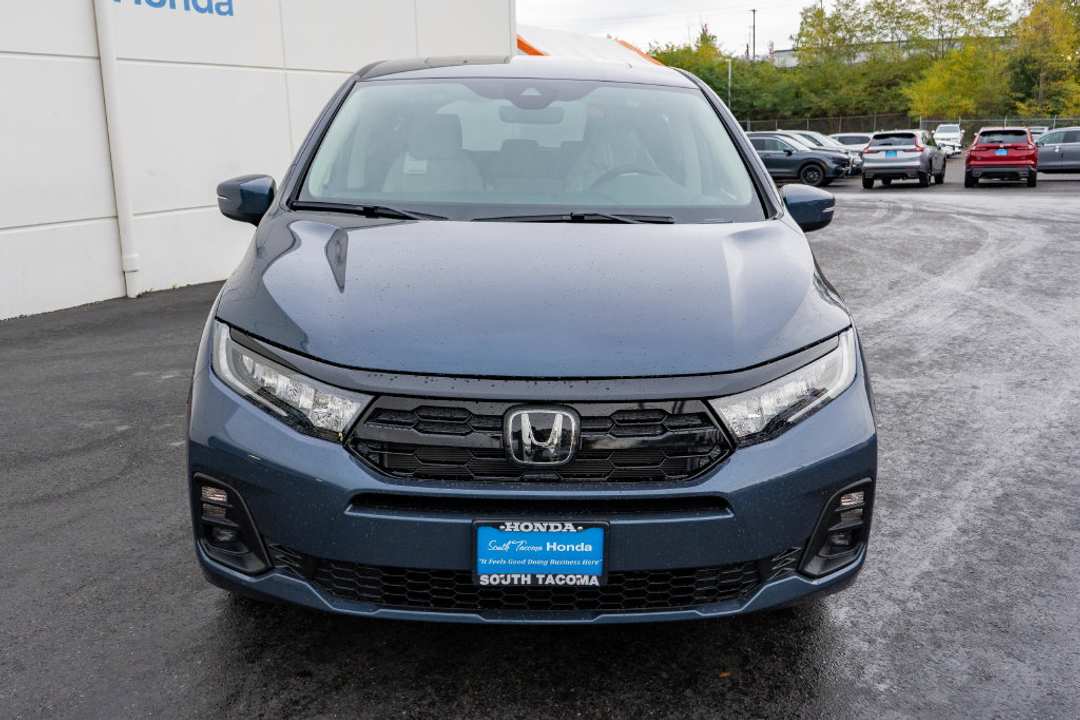 2027 Honda Odyssey Touring w/Utility+ Package - Image 3