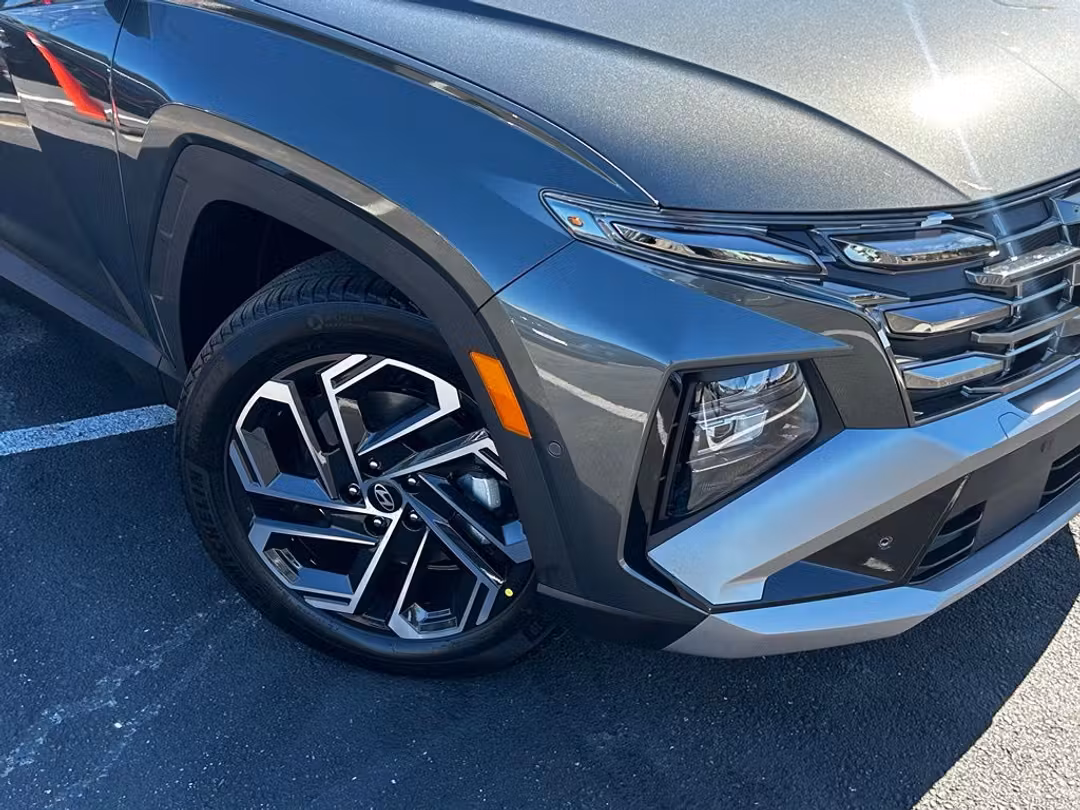 2026 Hyundai Tucson Hybrid Limited - Image 2