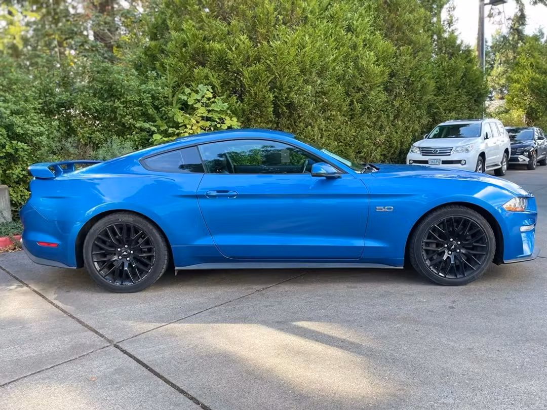 2019 Ford Mustang GT Premium - Image 3