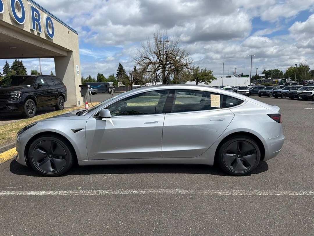 2018 Tesla Model 3 Long Range - Image 2