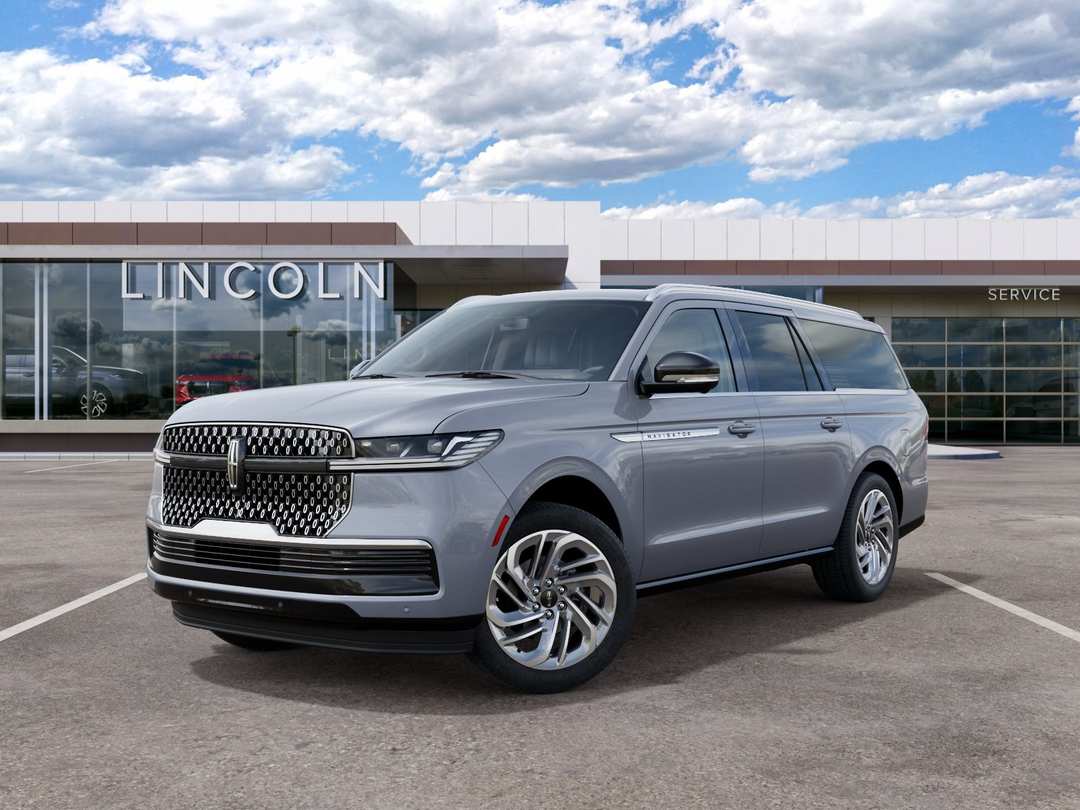 2027 Lincoln Navigator L Reserve - Image 2